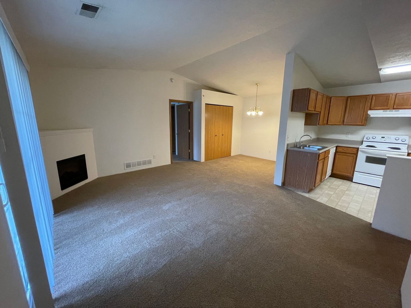 10905 Shaker Point Way unit 10914-09 – photo 1