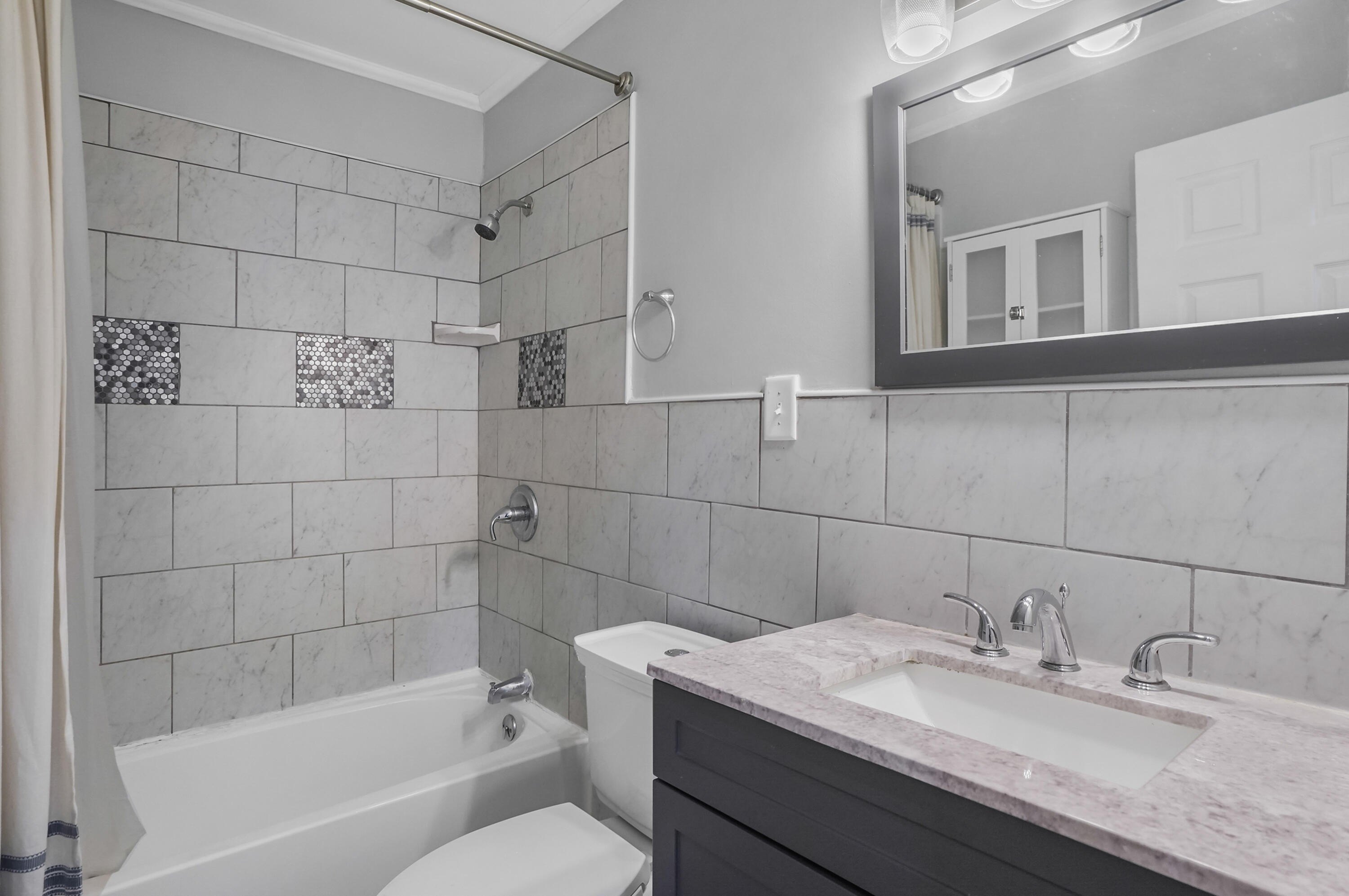 22000 Cunningham Ave – photo 5