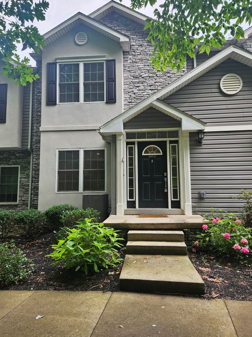 680 Oakwood Ave unit 1 – photo 1