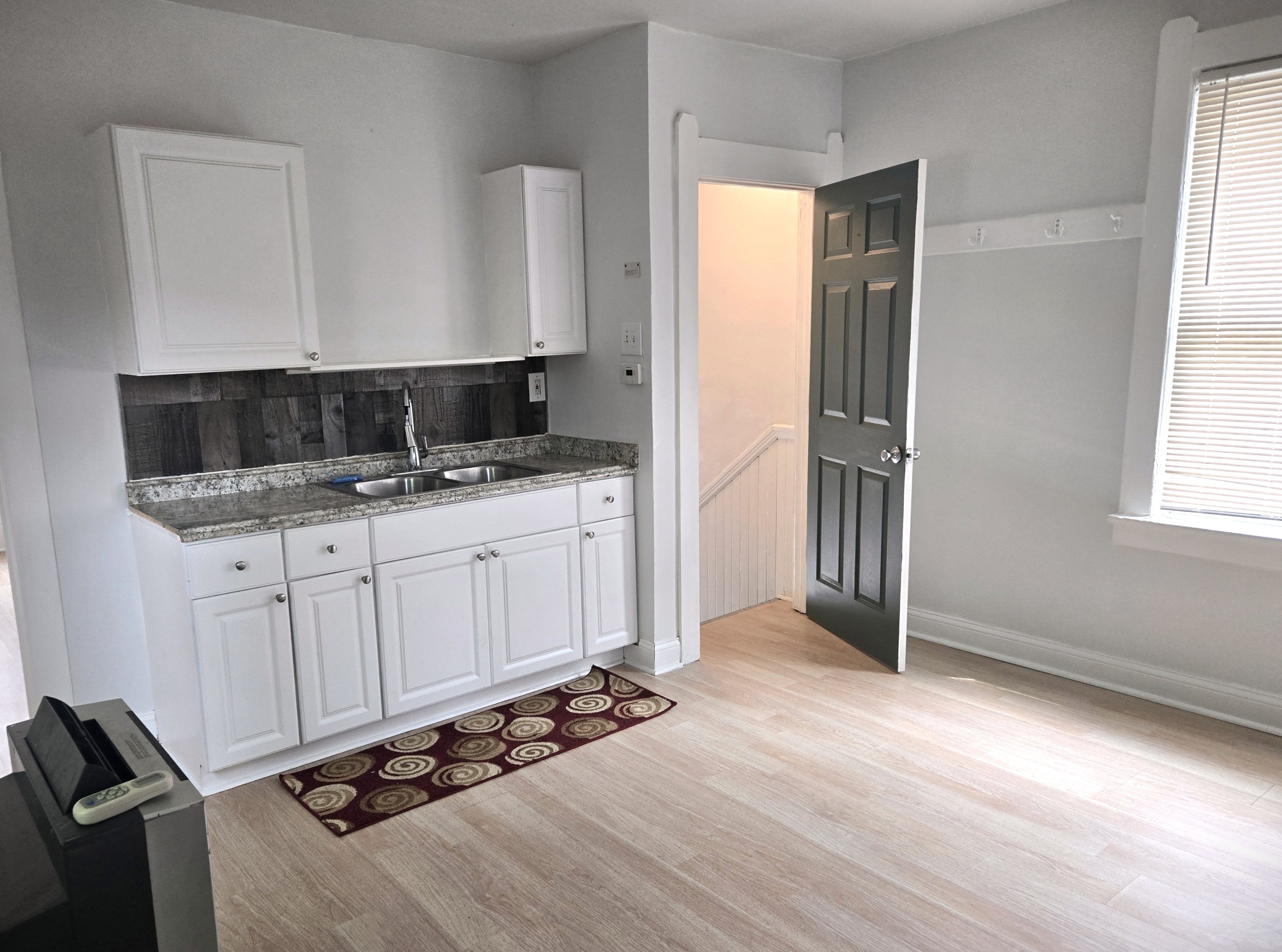 1924 E 123rd St unit REAR UP – photo 3