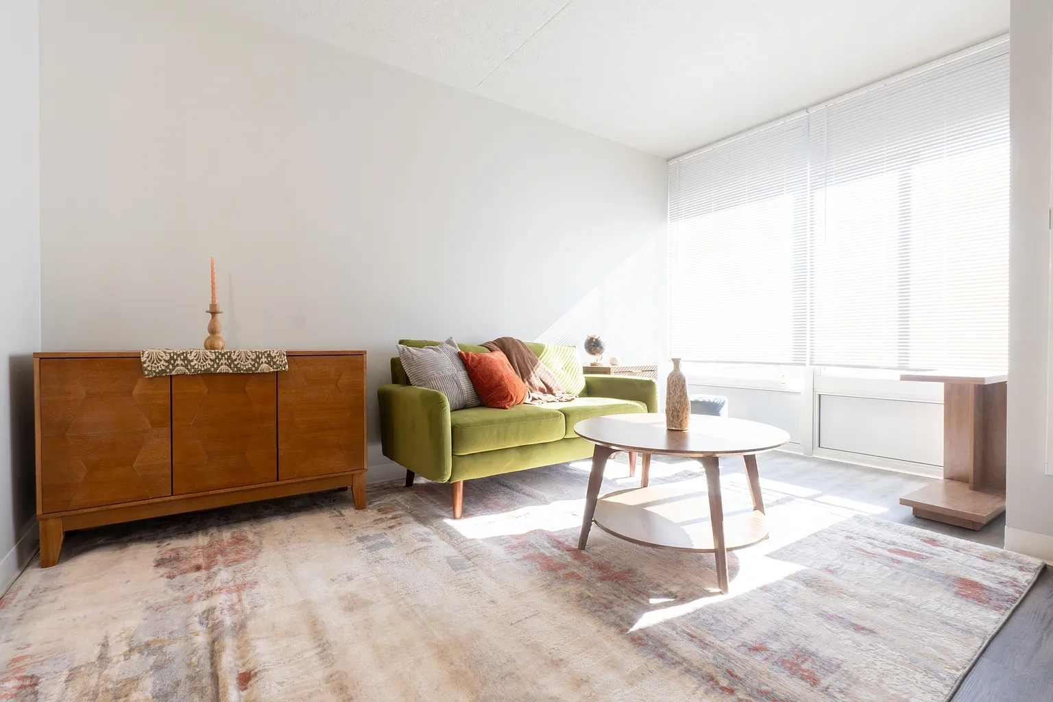 9410 Hough – photo 2