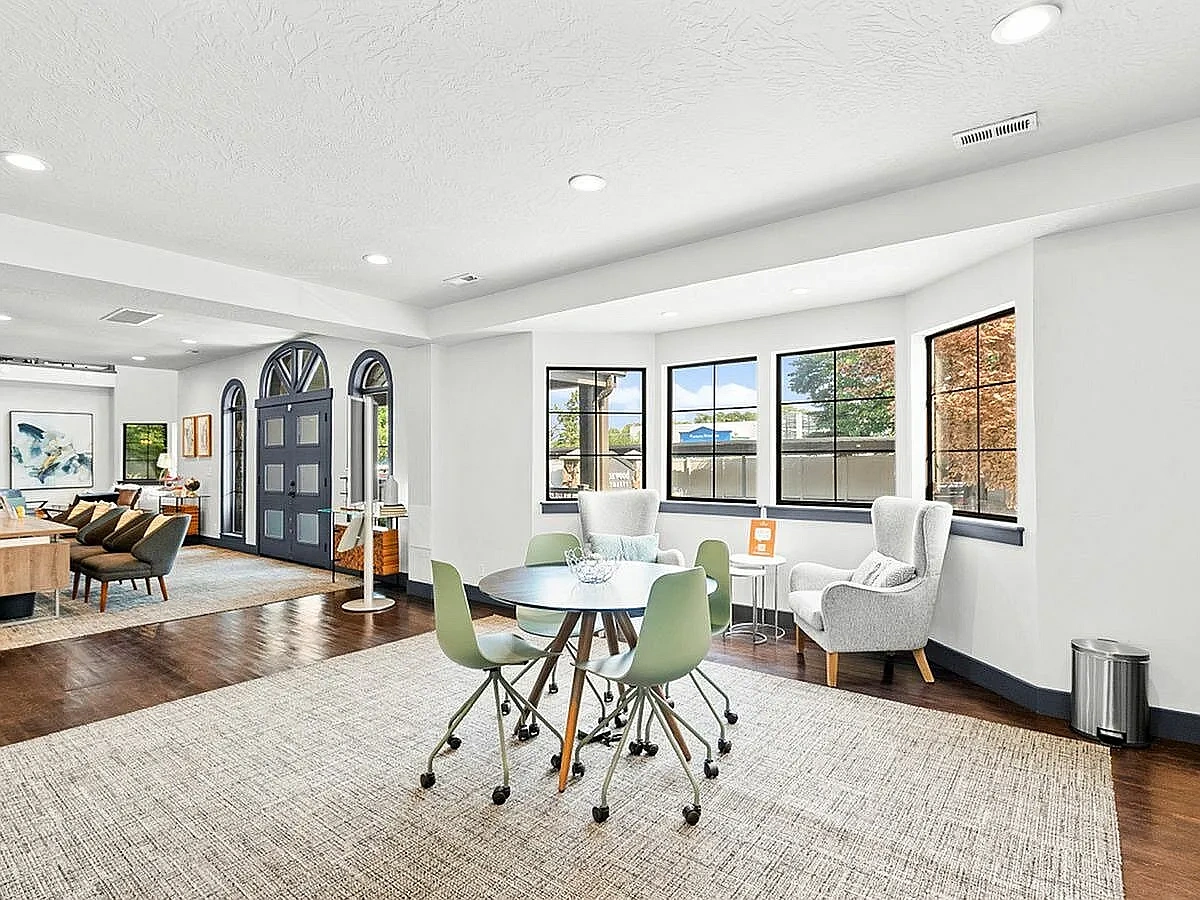 Cottonwood Apartments – photo 1