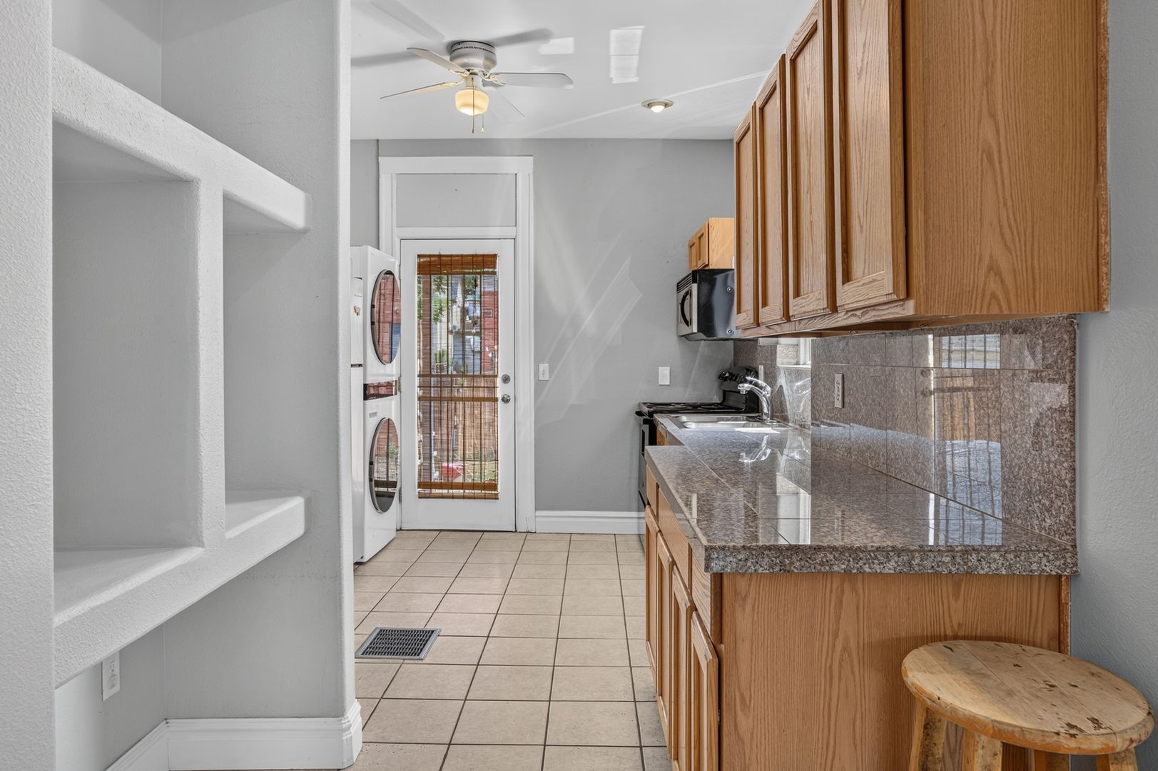 3030 Stout St – photo 3