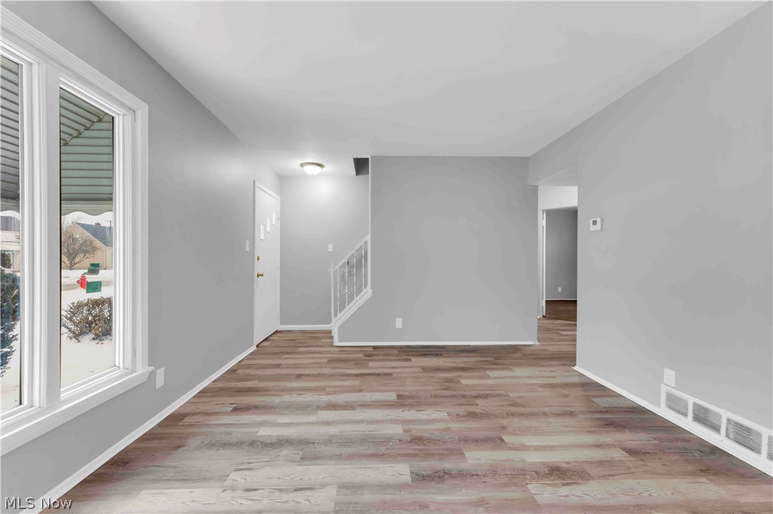 26450 Drakefield Ave – photo 3