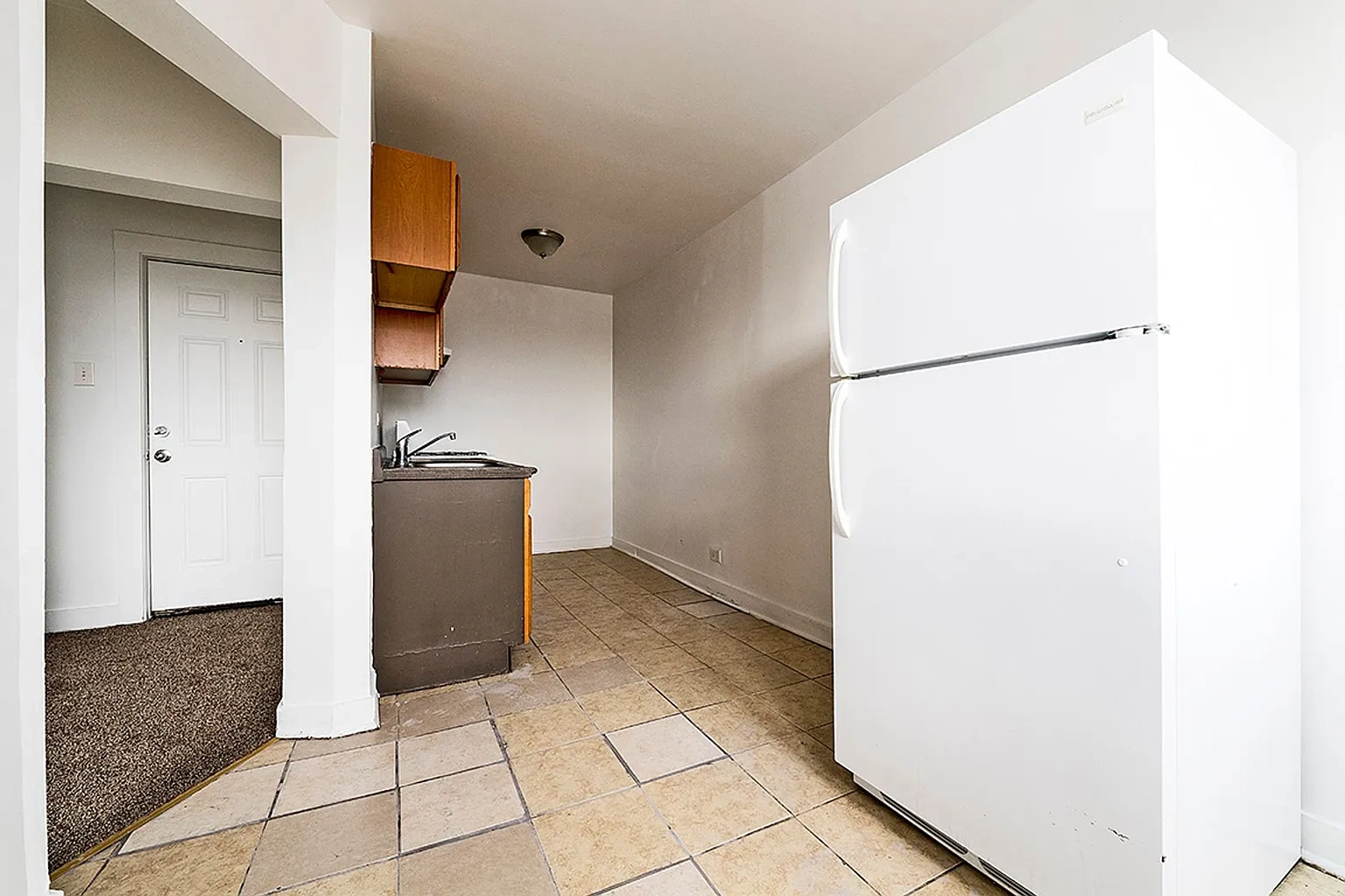808 W 76th – photo 3