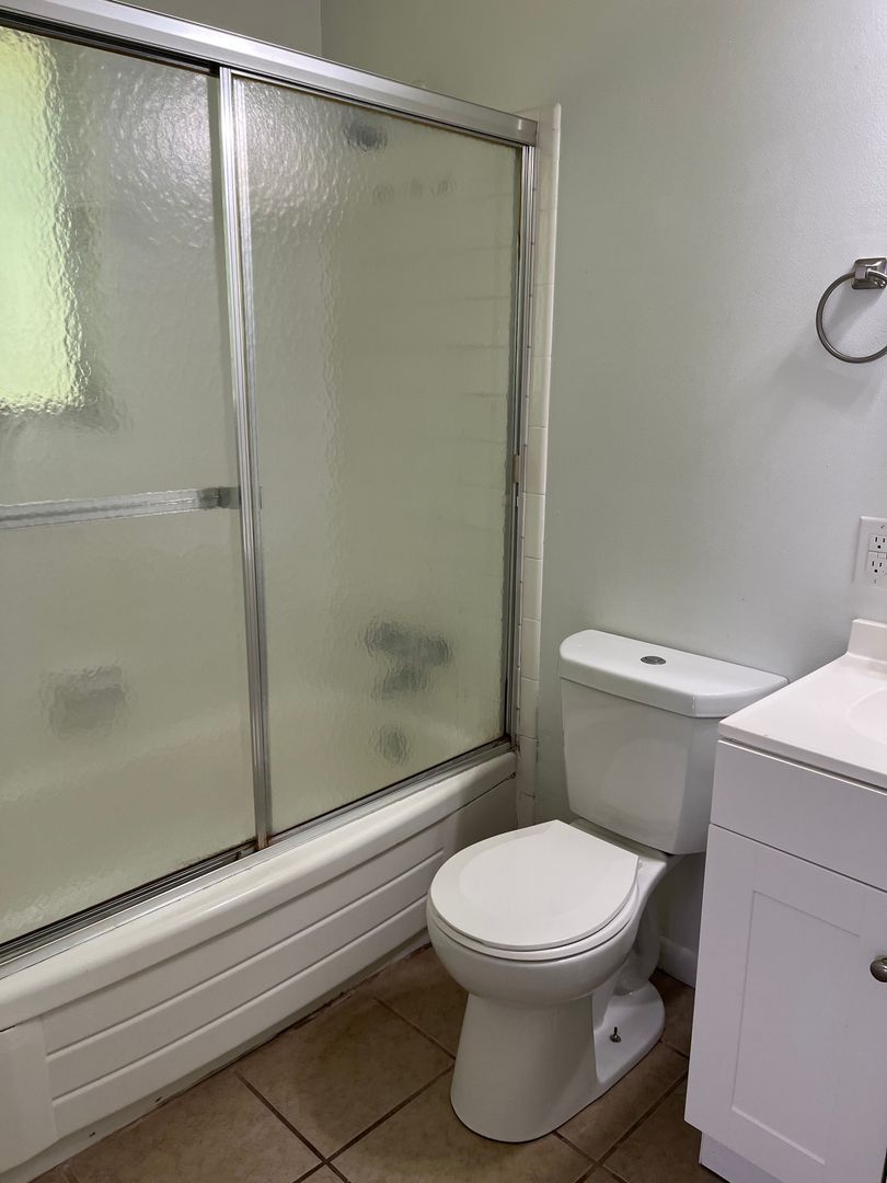 328 Marion Ave unit 24 – photo 4