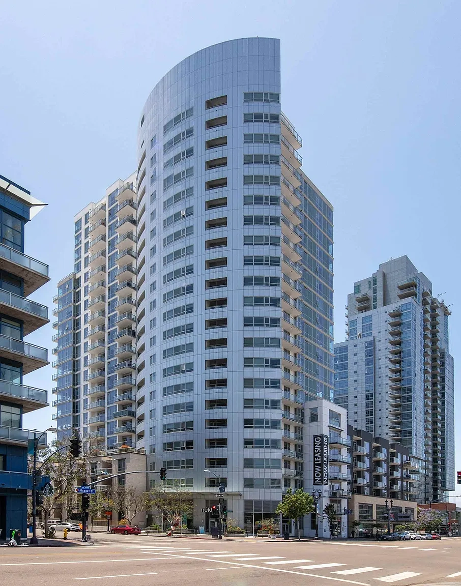 Strata – photo 1
