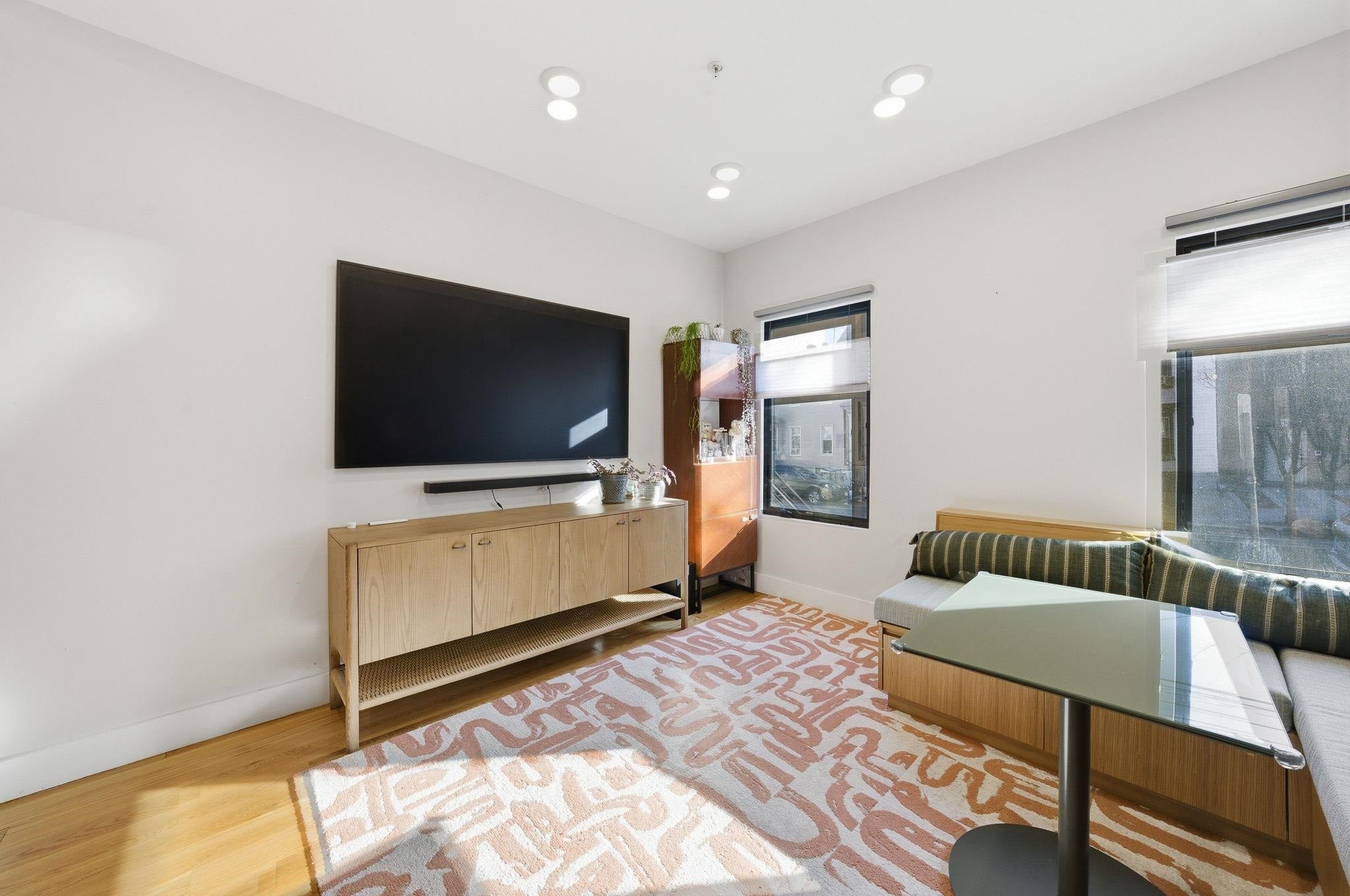 22 Lincoln St unit 1 – photo 2