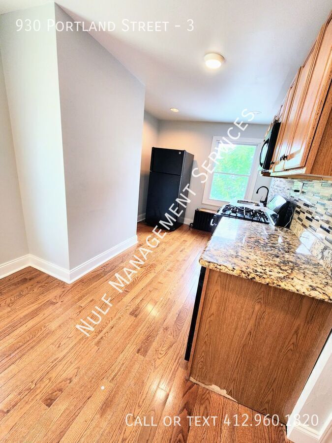930 Portland St – photo 2