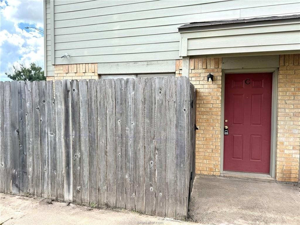 2817 Longmire Dr #C – photo 1