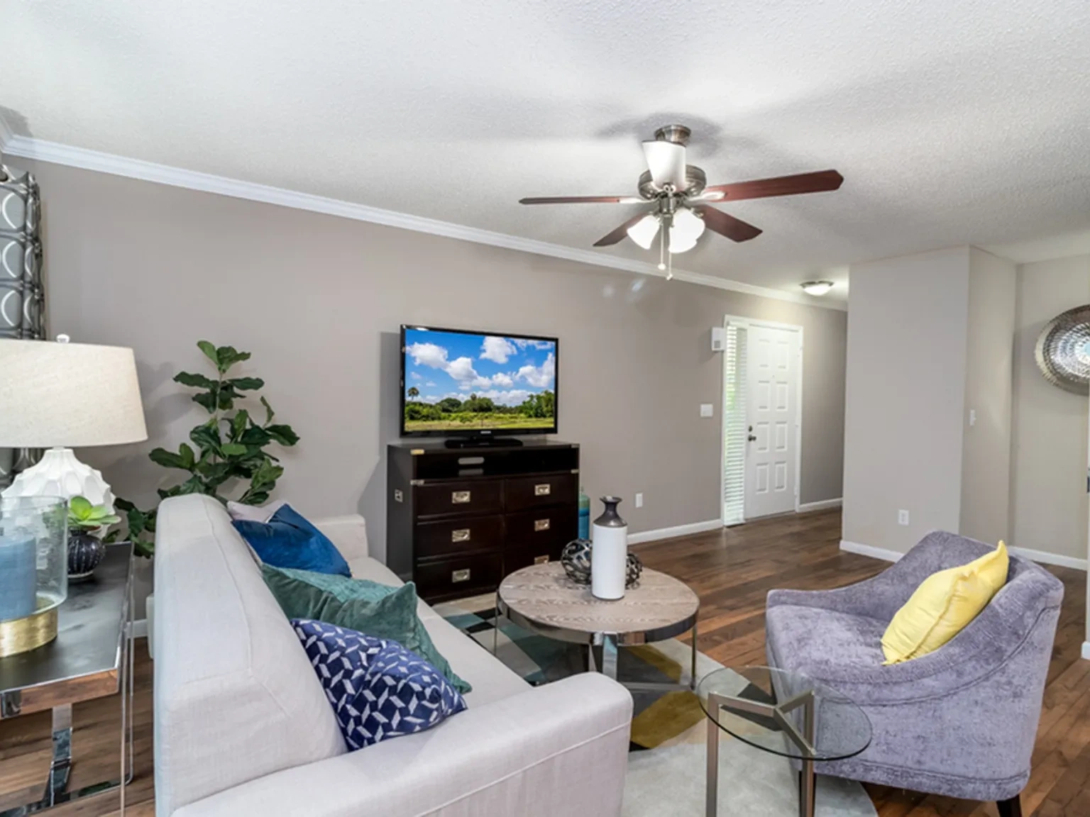 Lakes of Northdale Apartments – photo 3