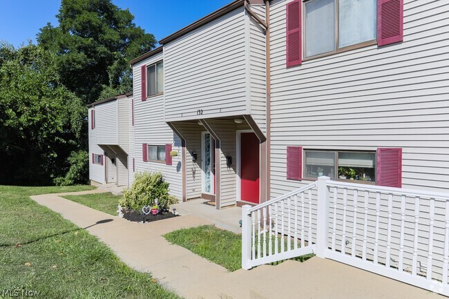 133 Orchard Dr unit A – photo 1