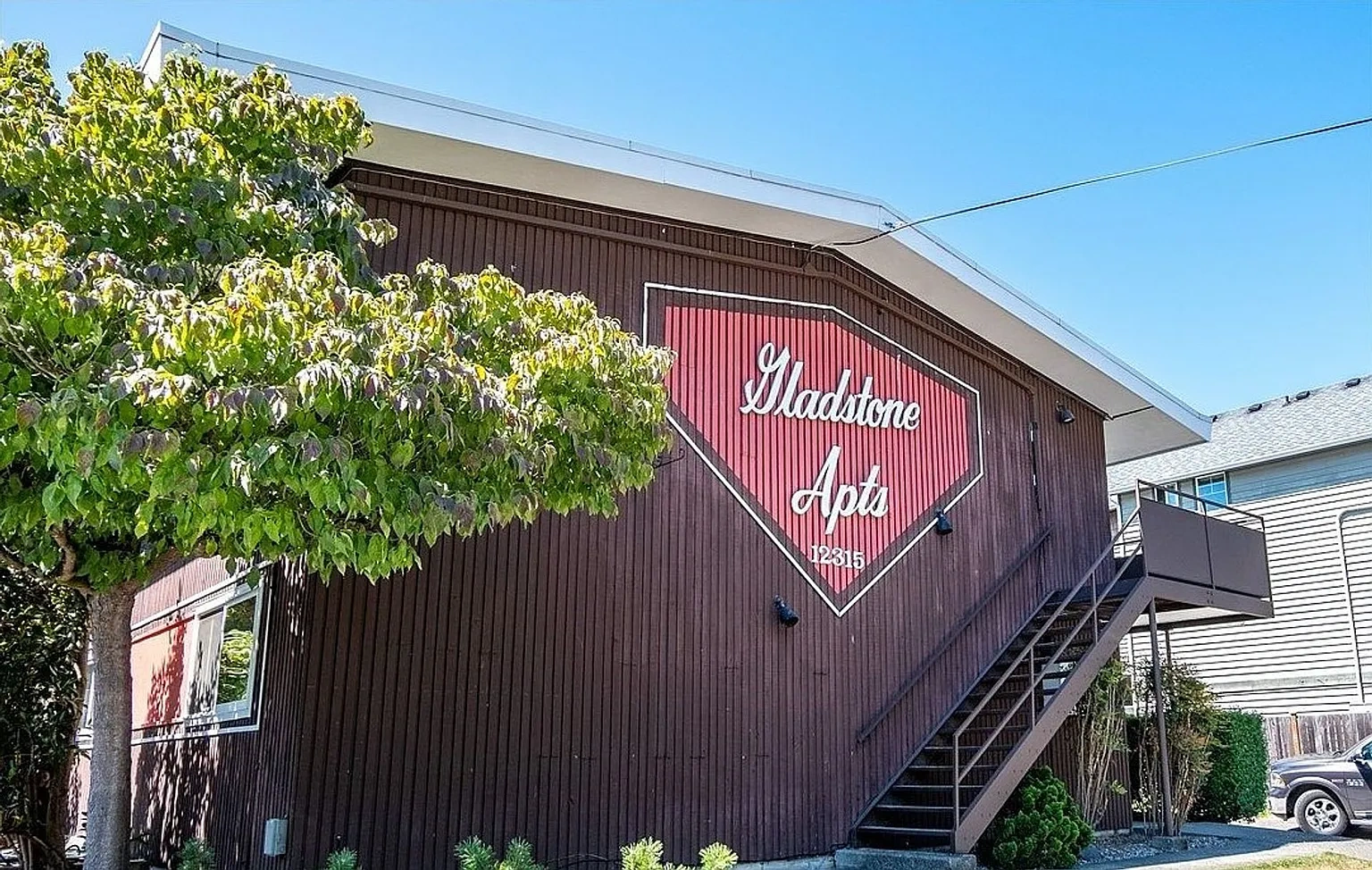 Gladstone Apartments – photo 1