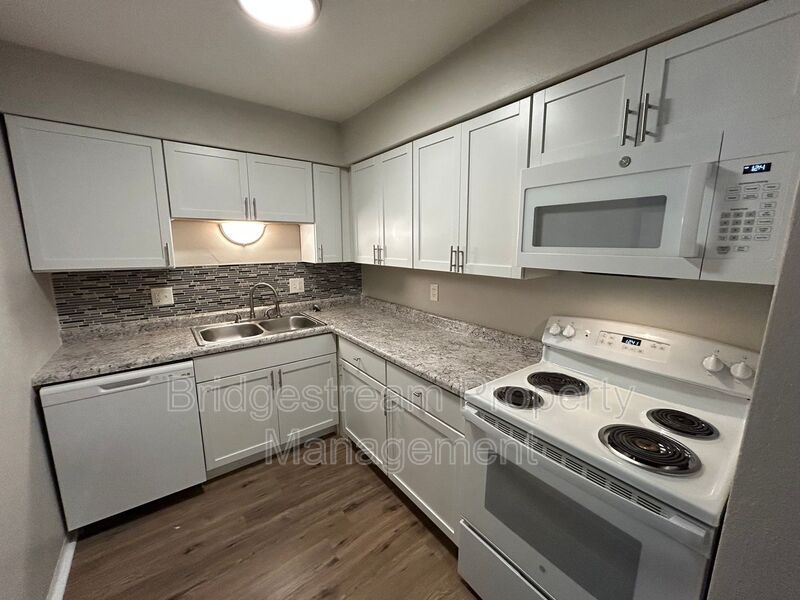 75 N Gebhart Church Rd unit C – photo 2
