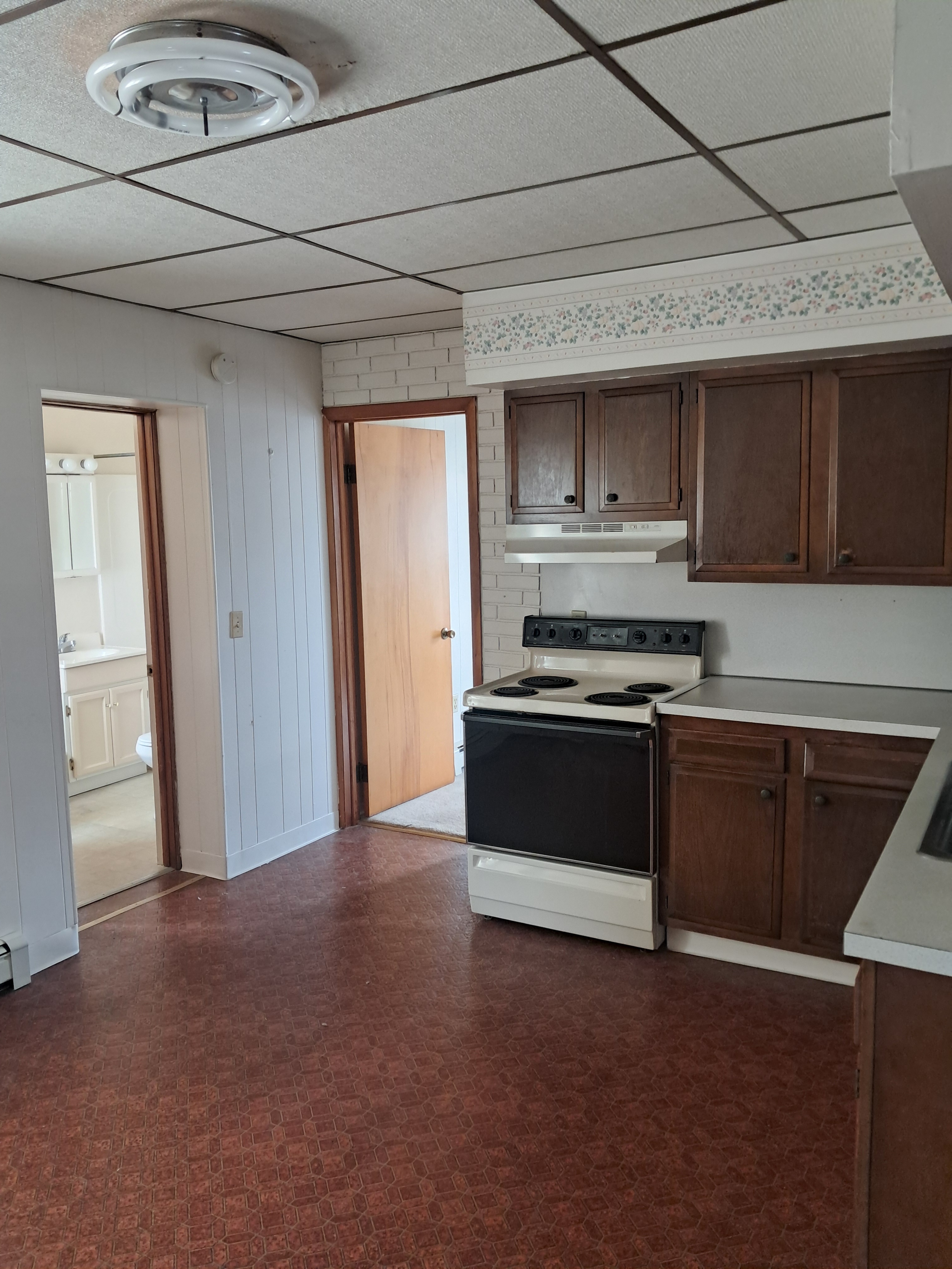 253 Hudson Ave – photo 3