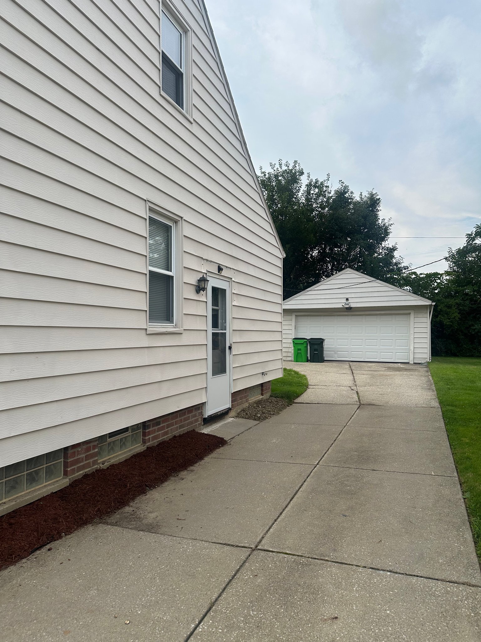 12805 Oakview Blvd – photo 3