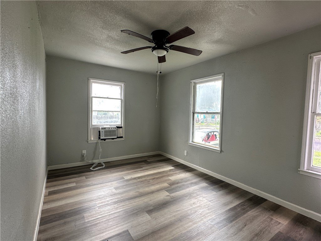2122 Harvard St – photo 5