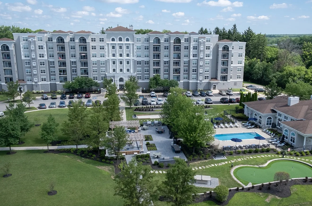 The Majestic Luxury Apartments – photo 1