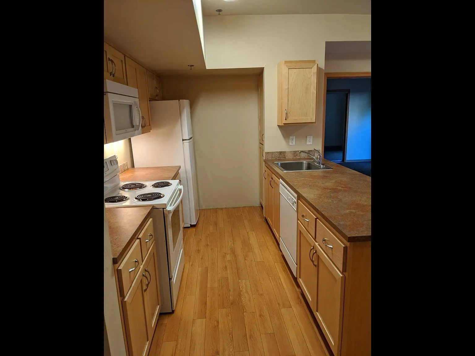 The Hutton – photo 1