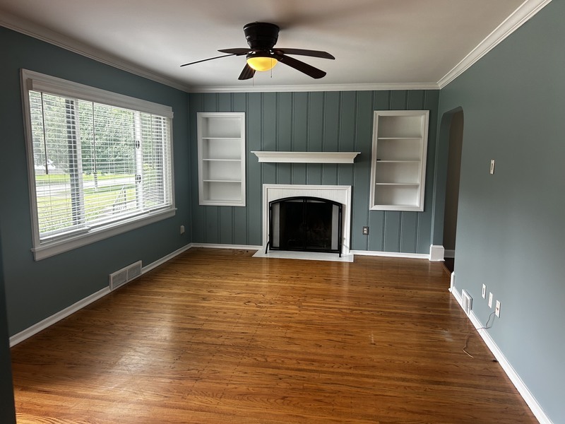 2421 Clarendon Ave – photo 3