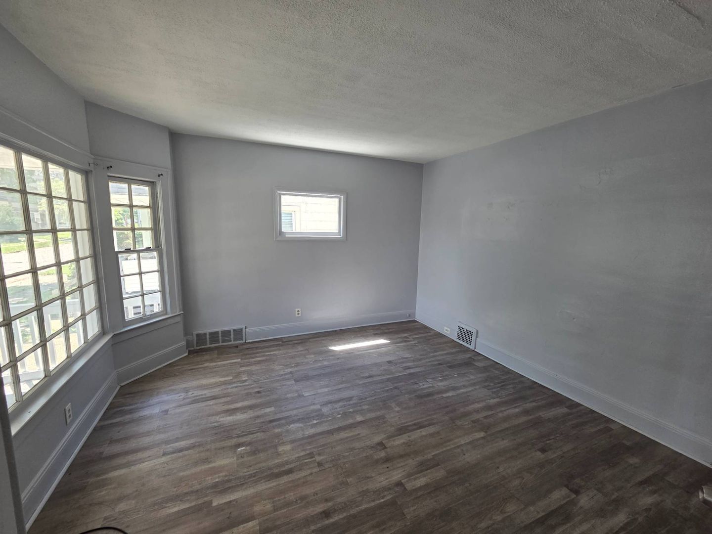 4008 Ardmore Ave unit Unit 2 - DN Right/West – photo 2