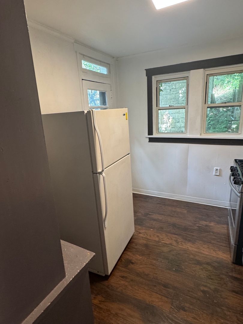 1831 1/2 Morningside Ave unit 1831 1/2 Morningside Ave – photo 3