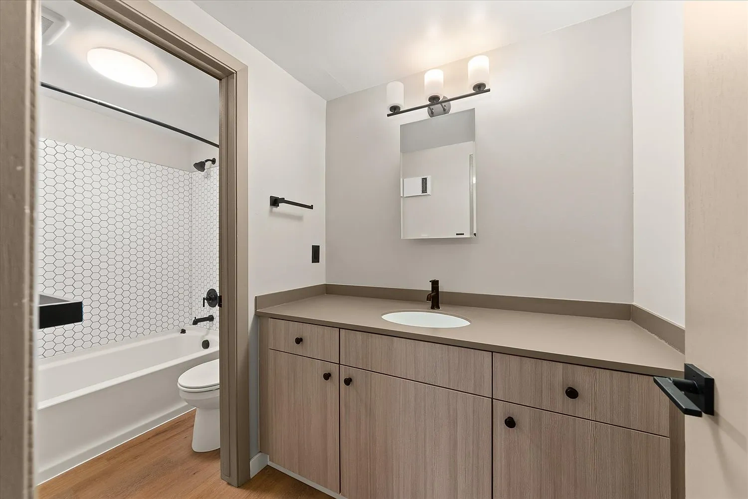 Greenview Manor Apartments – photo 1
