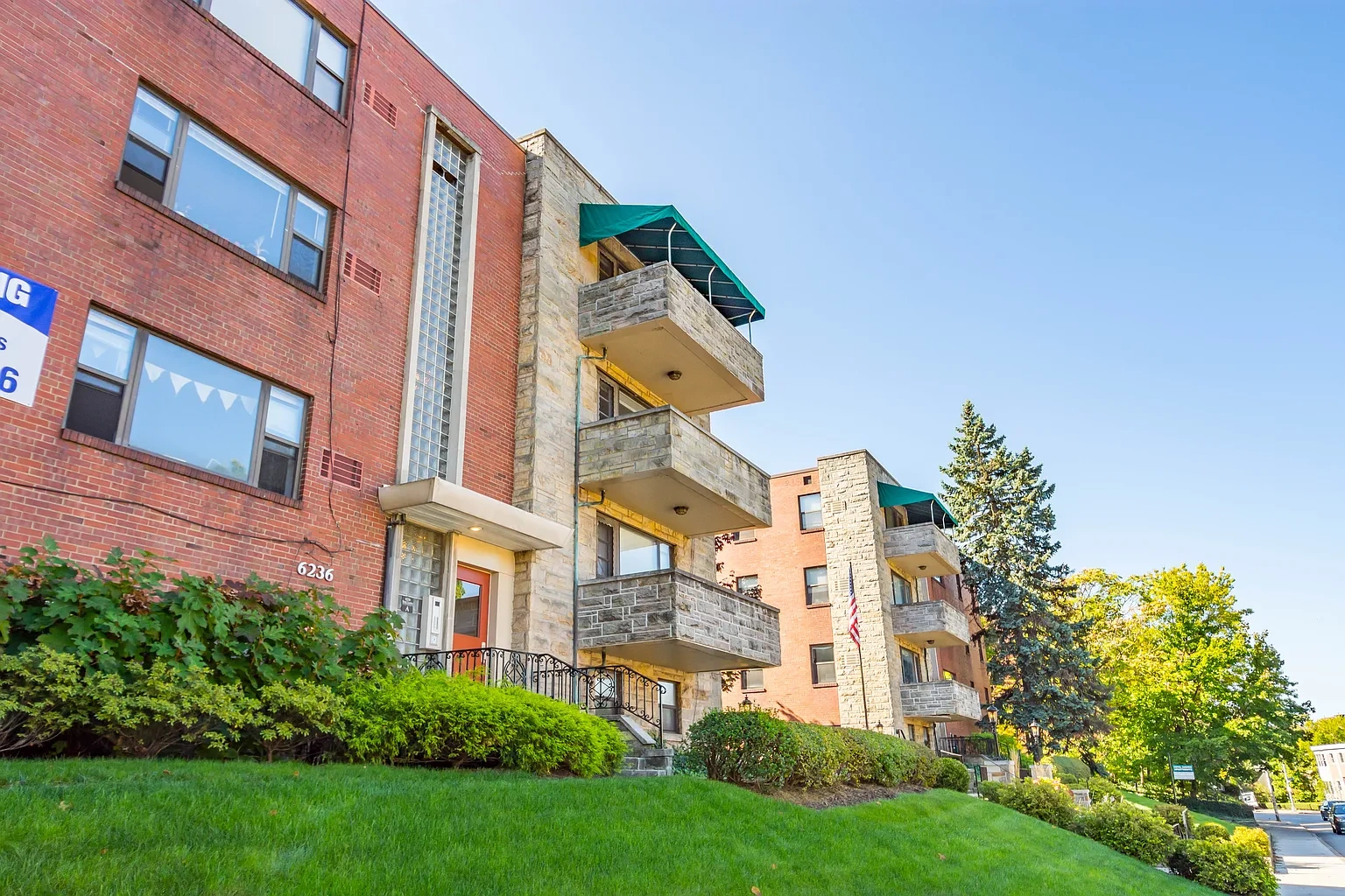 Royal Gardens Apartments – photo 4