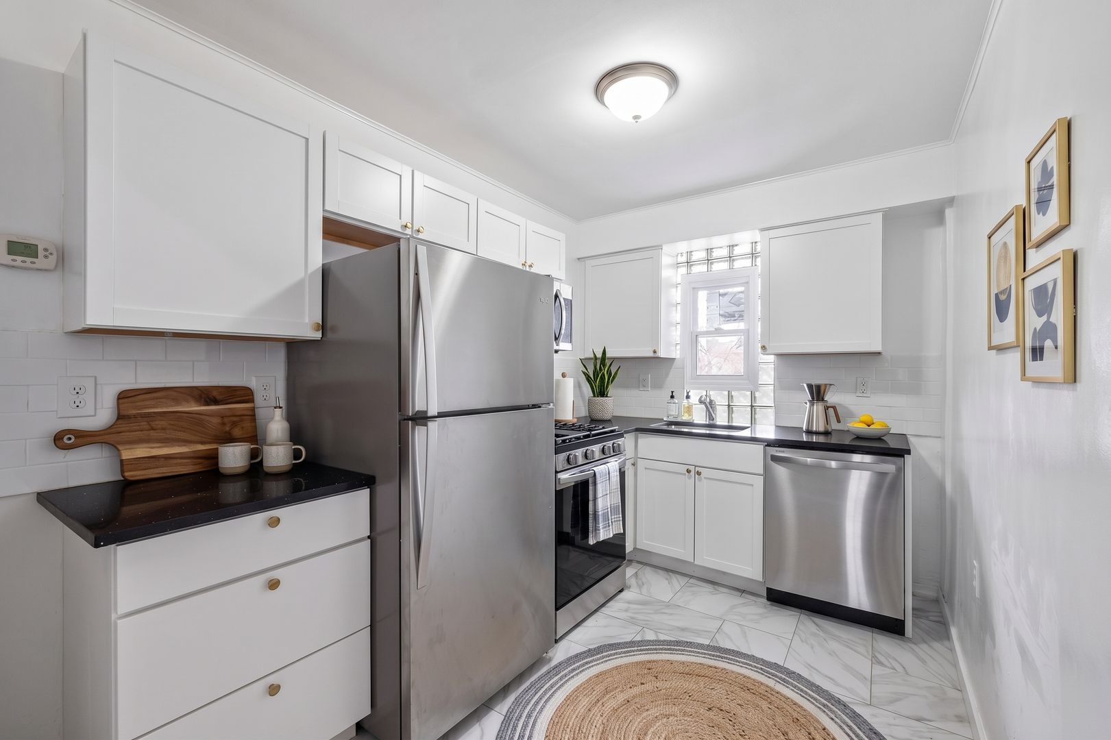 5556-5558 Pocusset St unit 5556 – photo 2