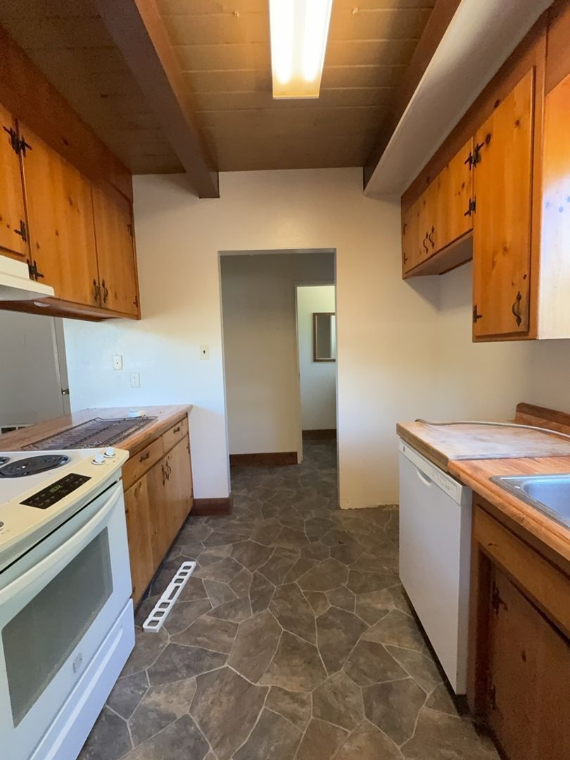 3001 Lakeshore Blvd unit Unit 1 – photo 4