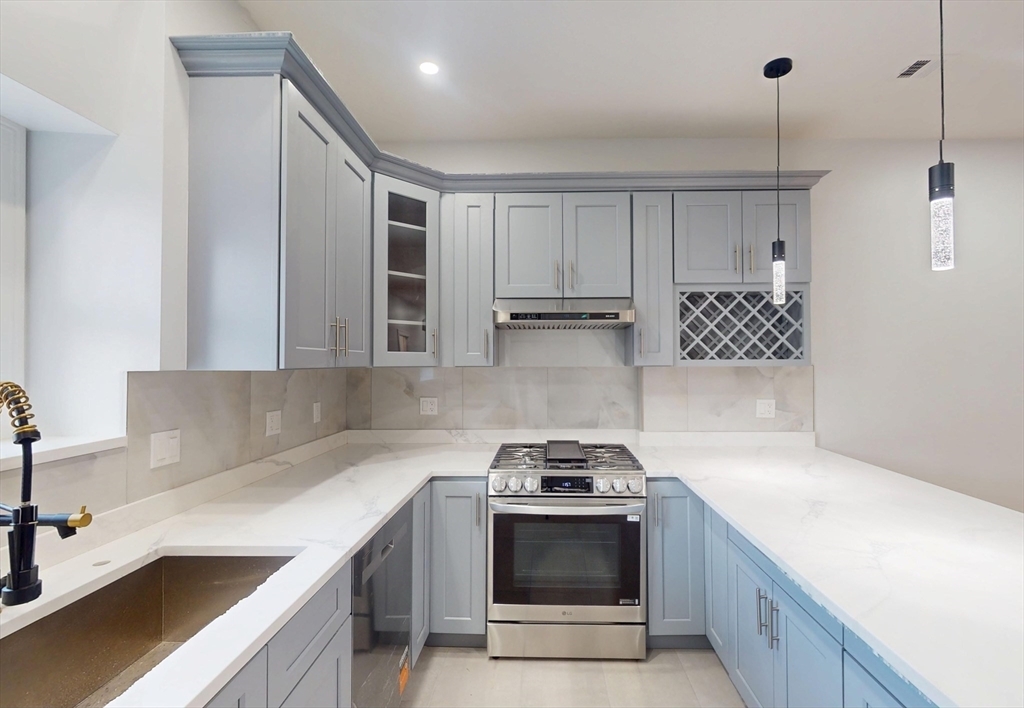 14 King St unit 3 – photo 2
