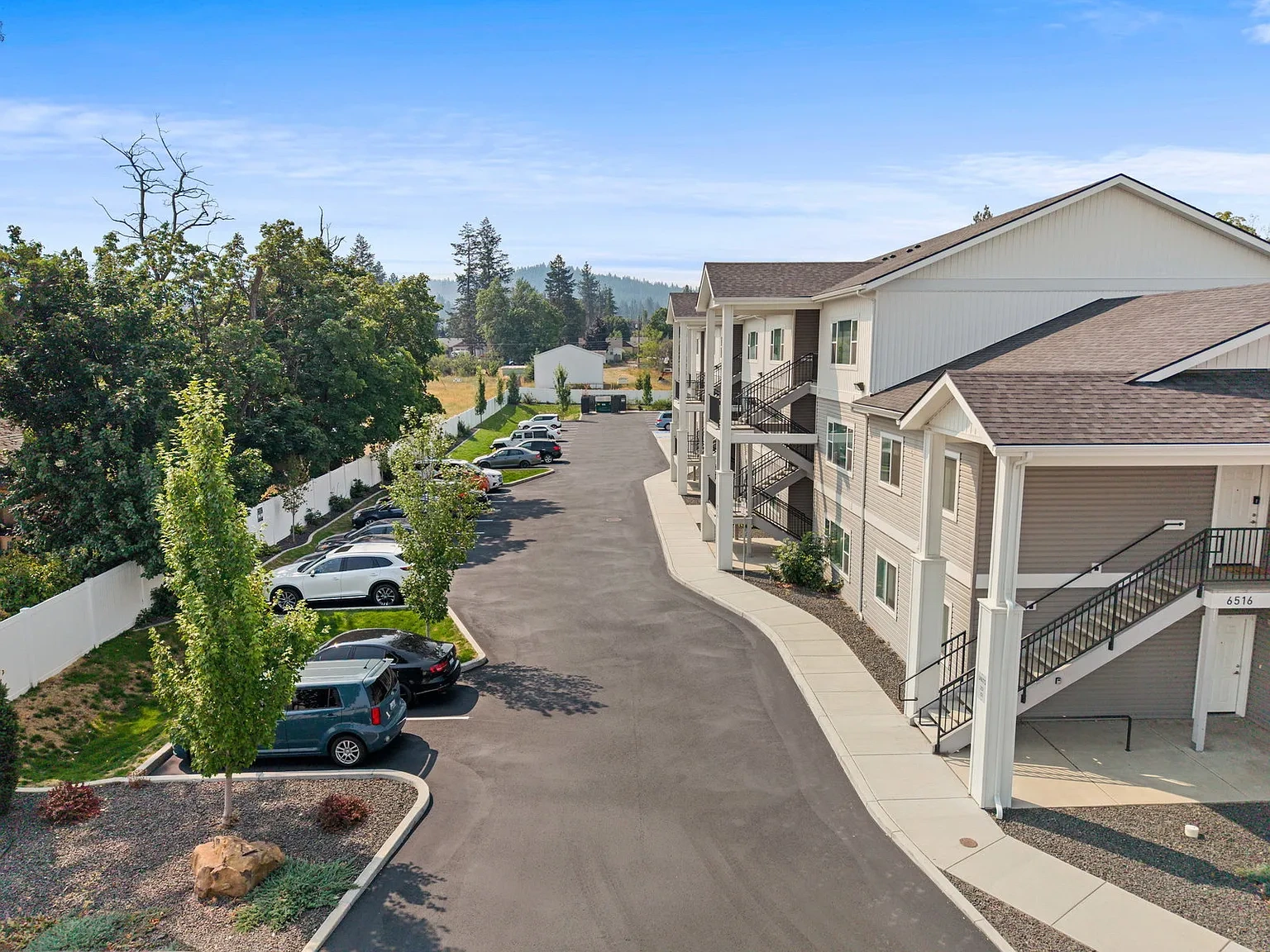 4th Ave Apartments – photo 3