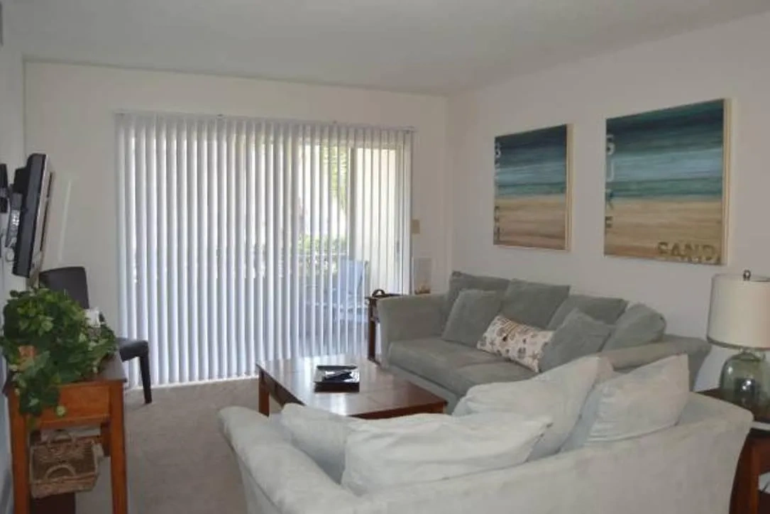 Imperial Palms Apartments – photo 5