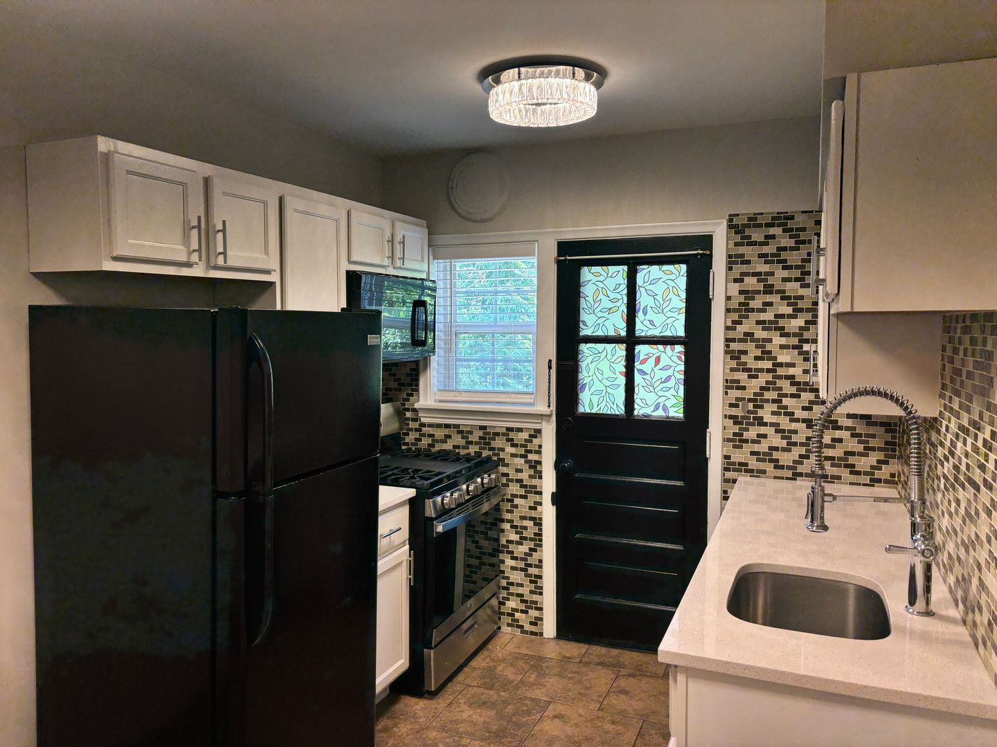1026 Sanford Avenue – photo 2