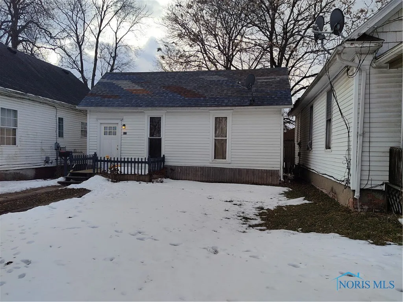 912 Willow Ave – photo 1