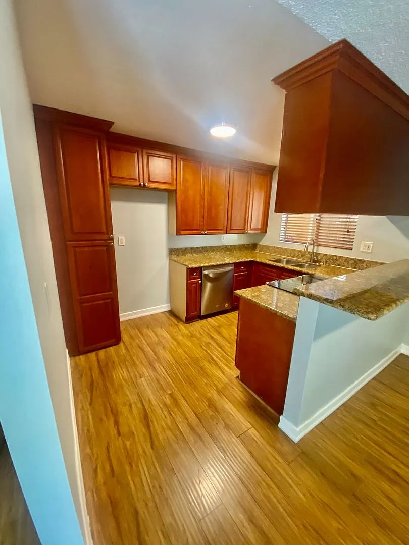 215 Euclid Avenue – photo 4