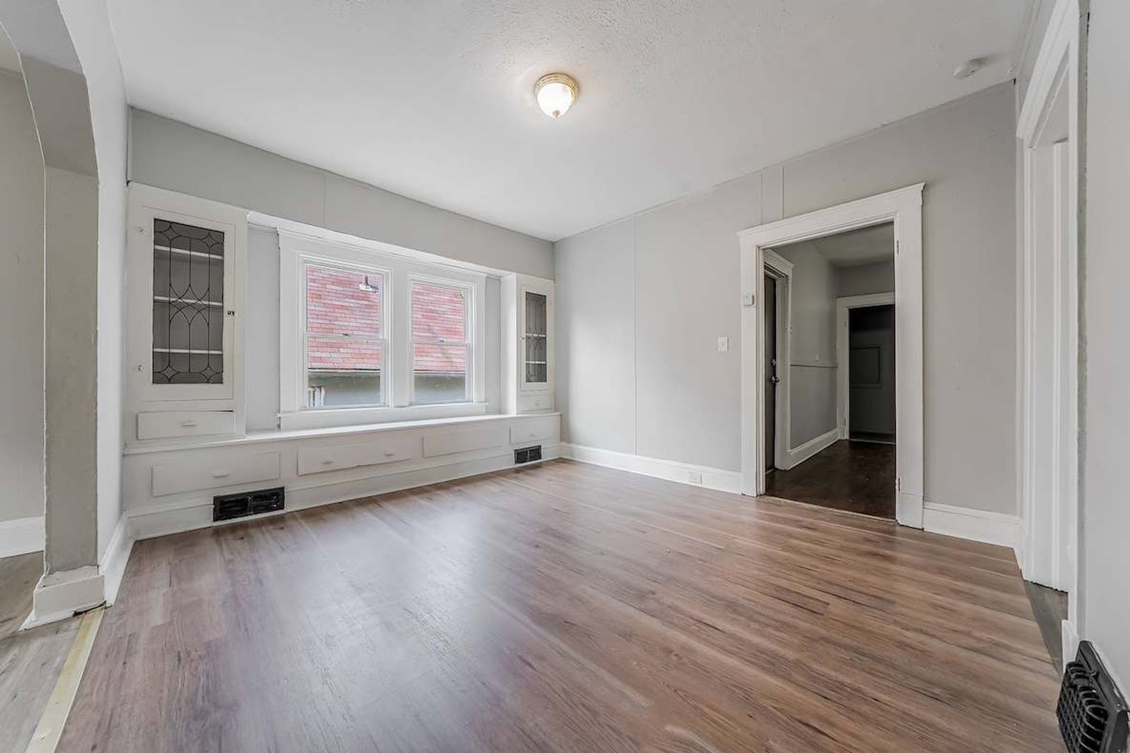 3484 W 58th St unit Unit Up – photo 1