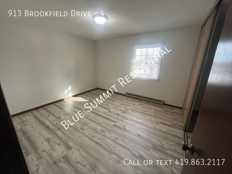 913 Brookfield Dr – photo 5