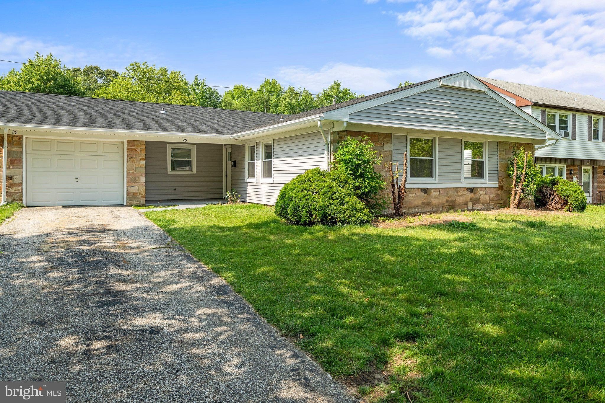 29 Hinsdale Ln – photo 1