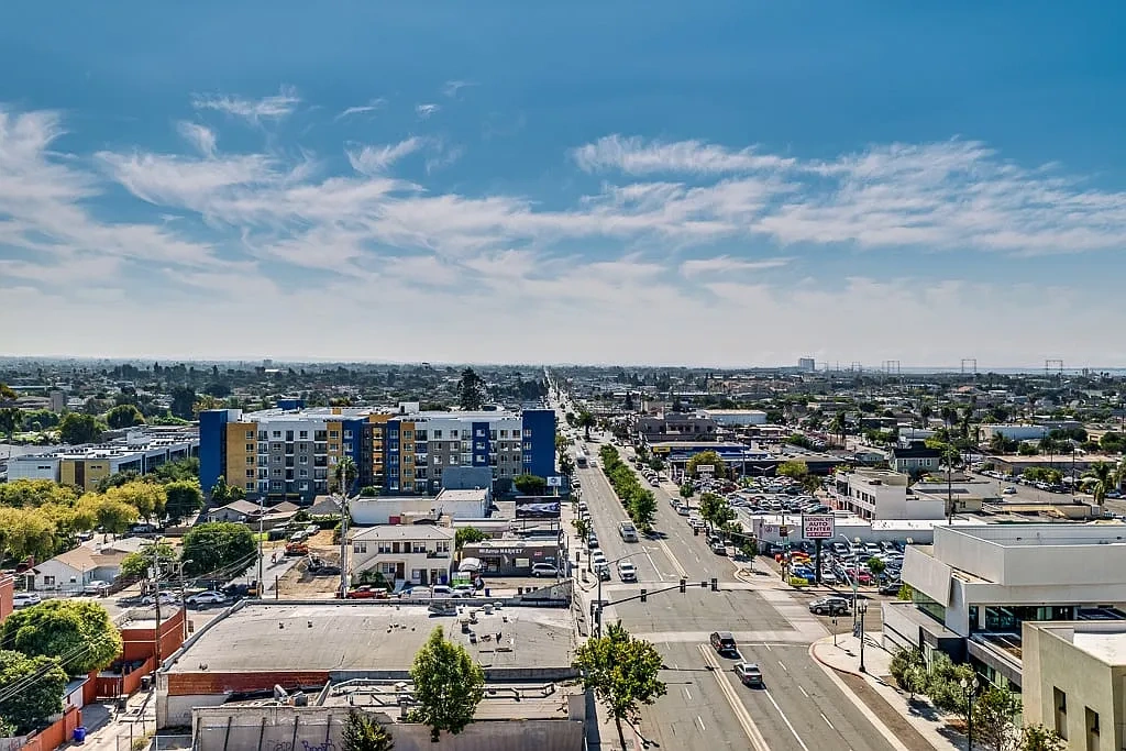 Bayview Tower Condominiums – photo 3