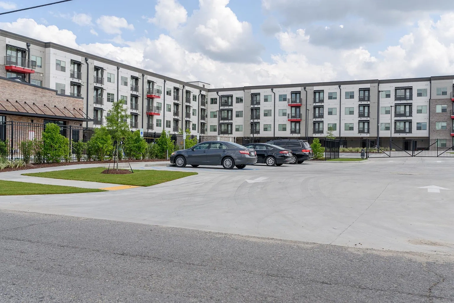 Motor City Apartments – photo 2