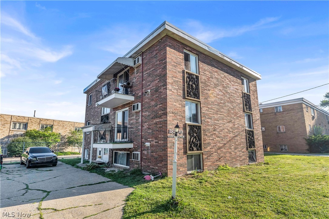 18809 Bella Dr unit 2/UP – photo 2