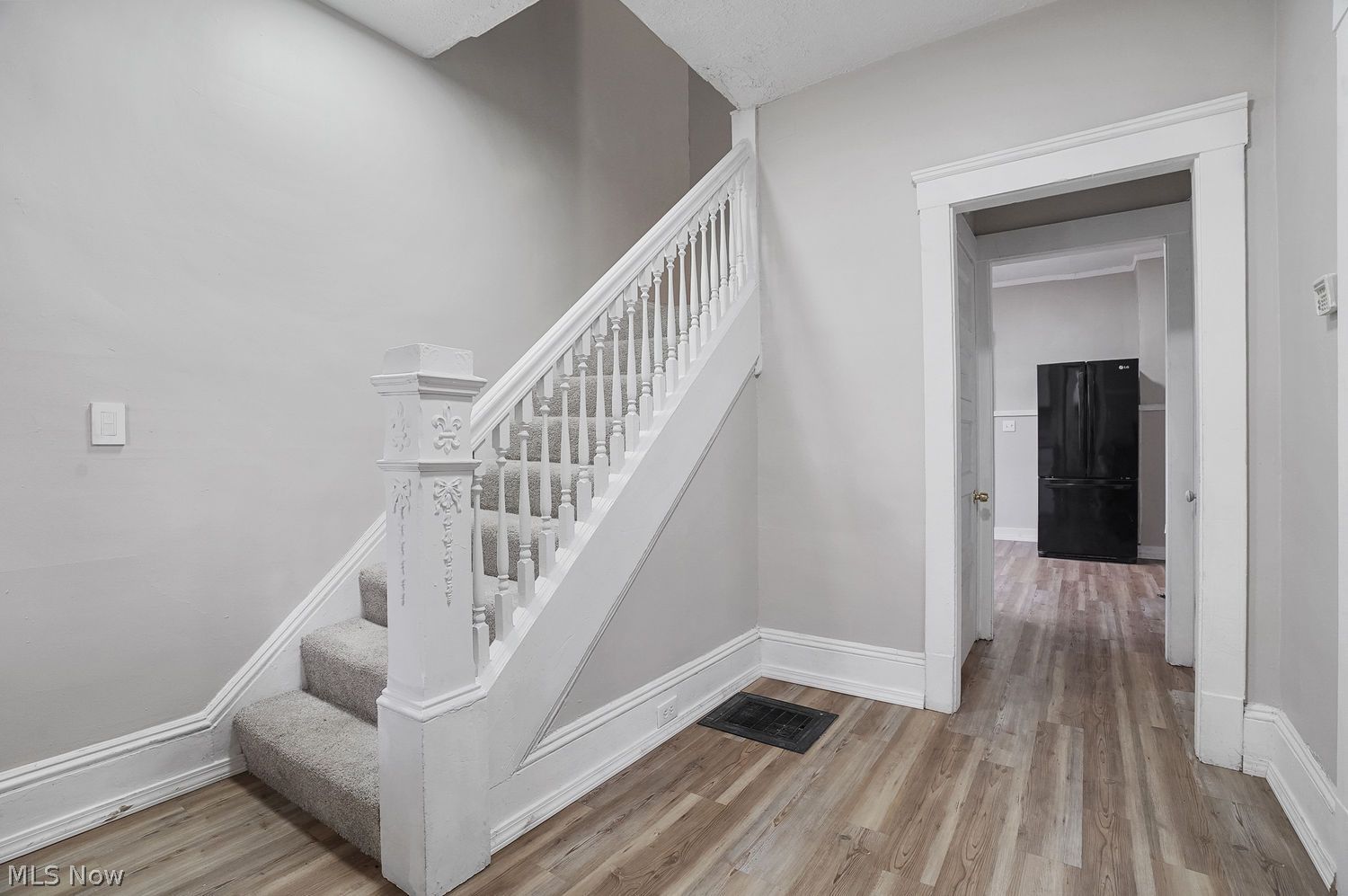 8210 Dorver Ave – photo 4