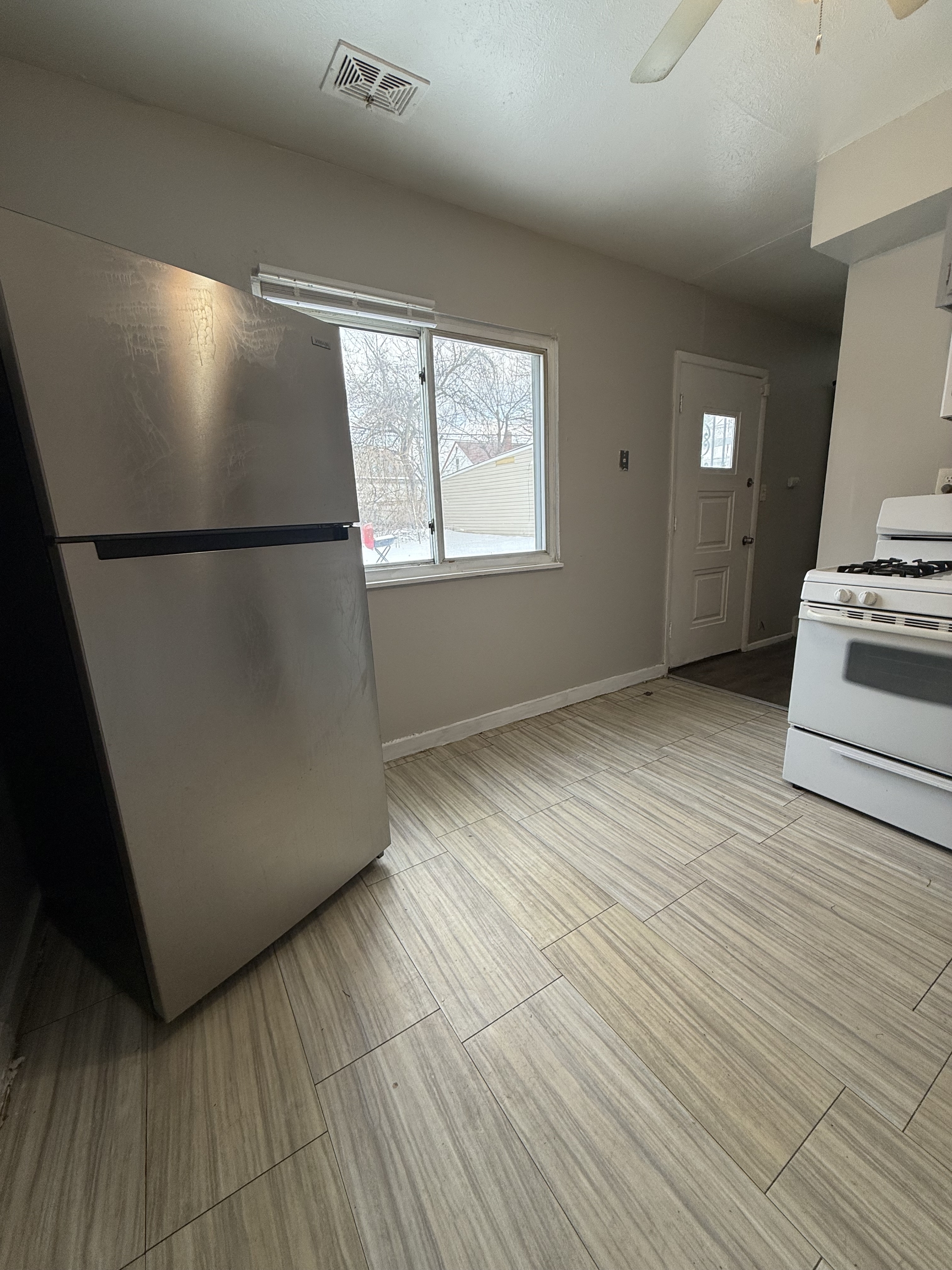 11627 Harvard Ave unit 2 – photo 2