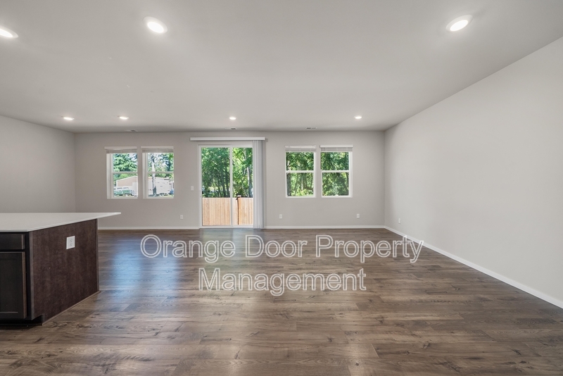 5611 151st St Ct E – photo 2
