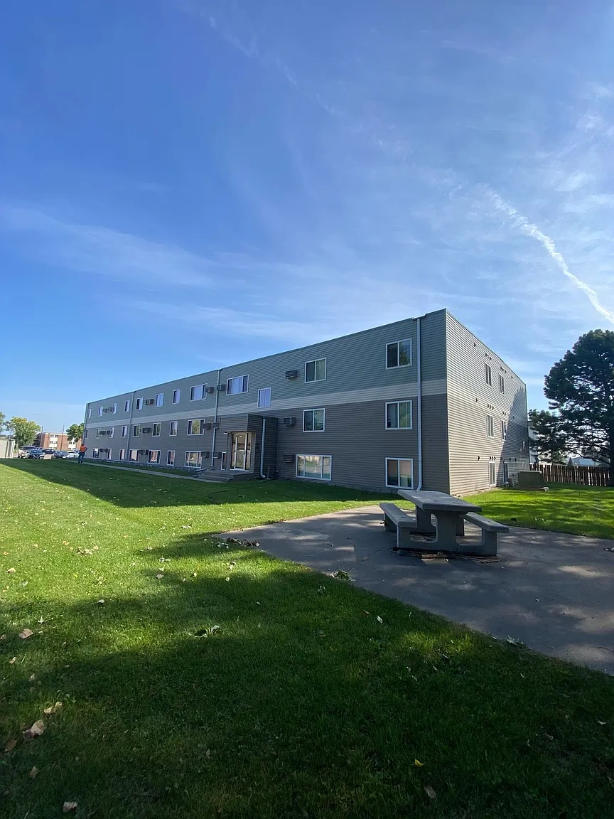 College Park Apartments – photo 5