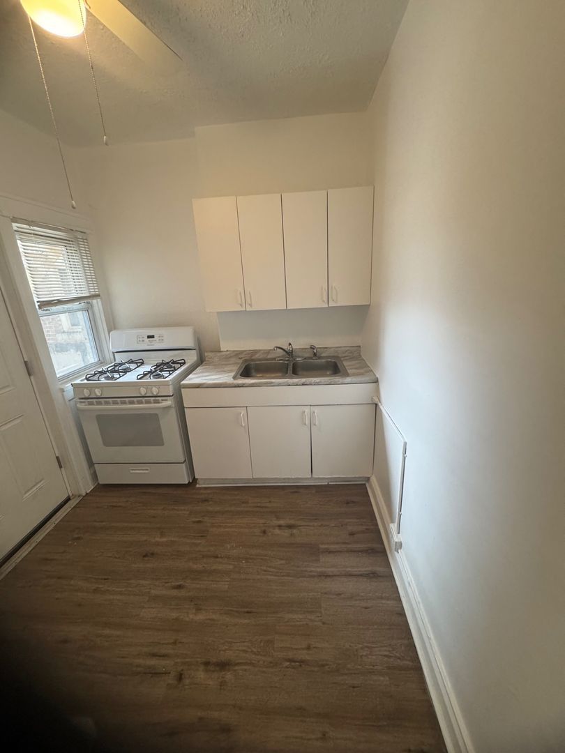 9605 Lorain Ave unit 9605 Lorain Ave - Unit 7 – photo 5
