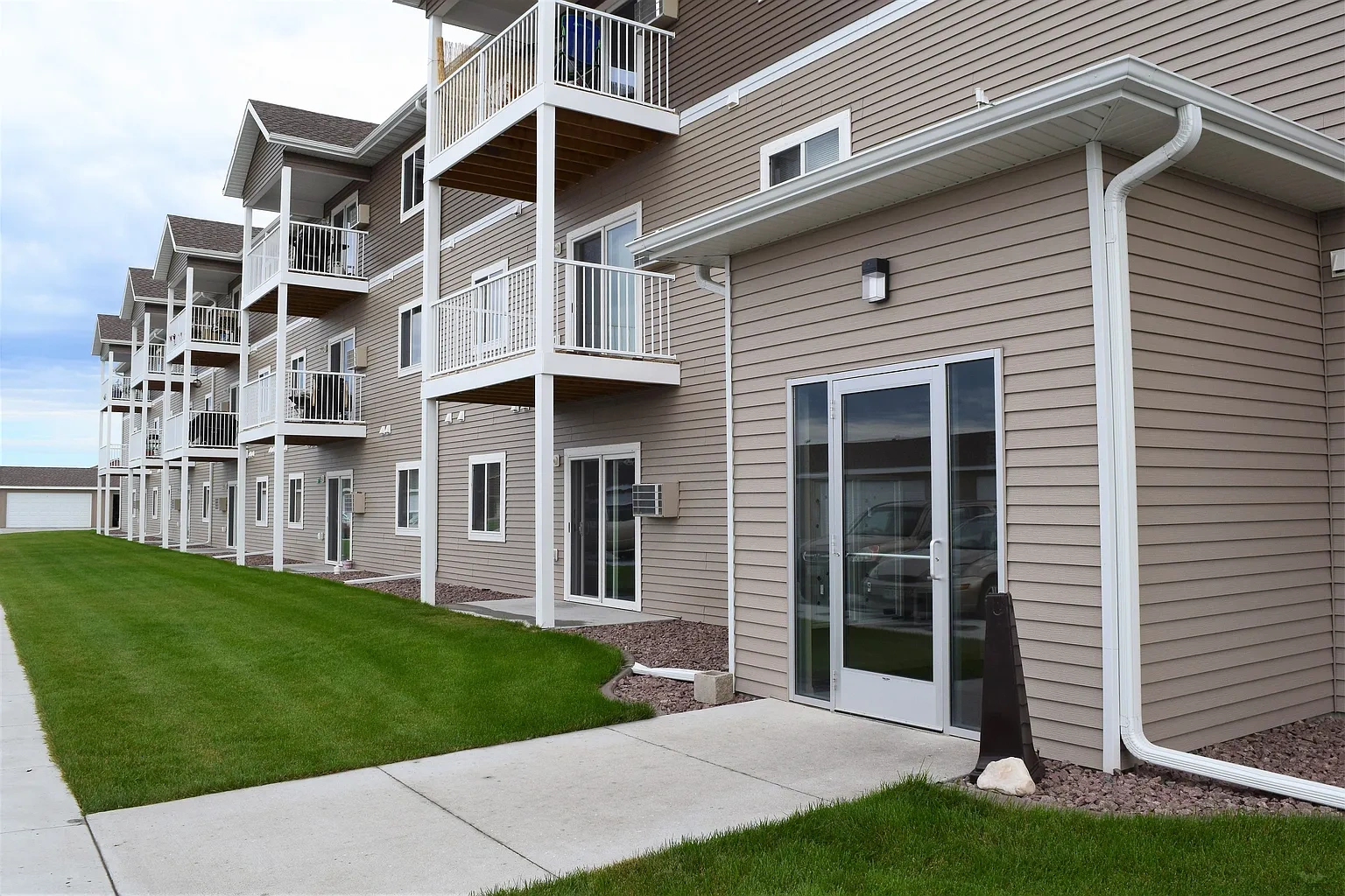 Oakview Apartments 1410 – photo 3