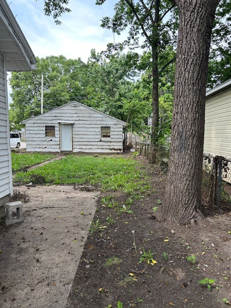 425 Huffman Ave – photo 2