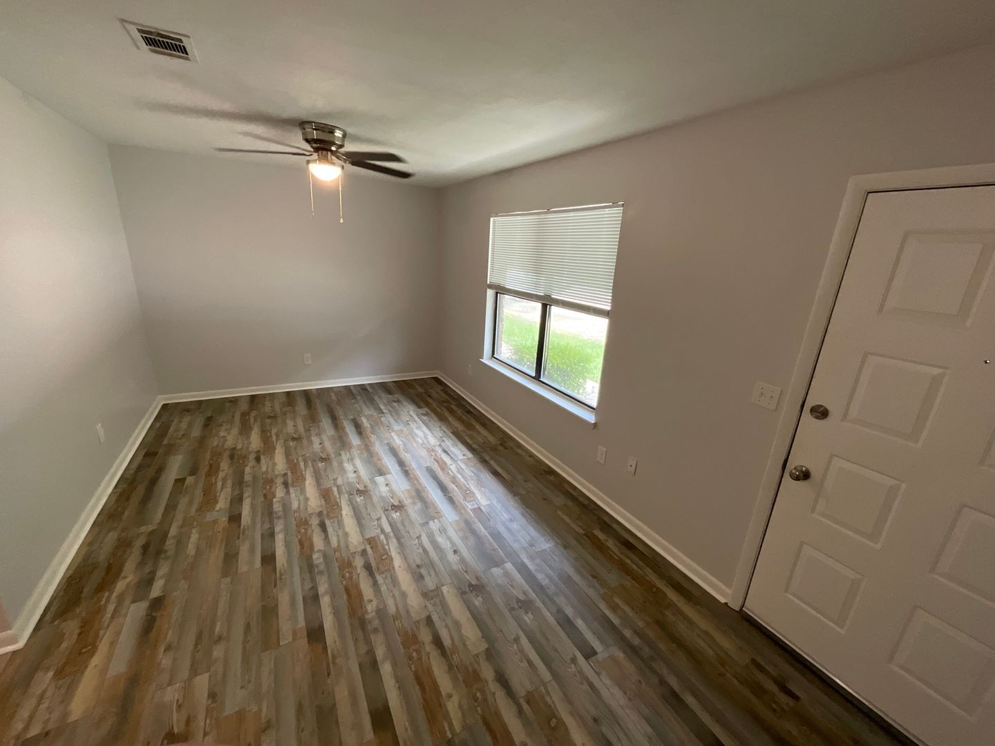 1311 Plum Cir – photo 3